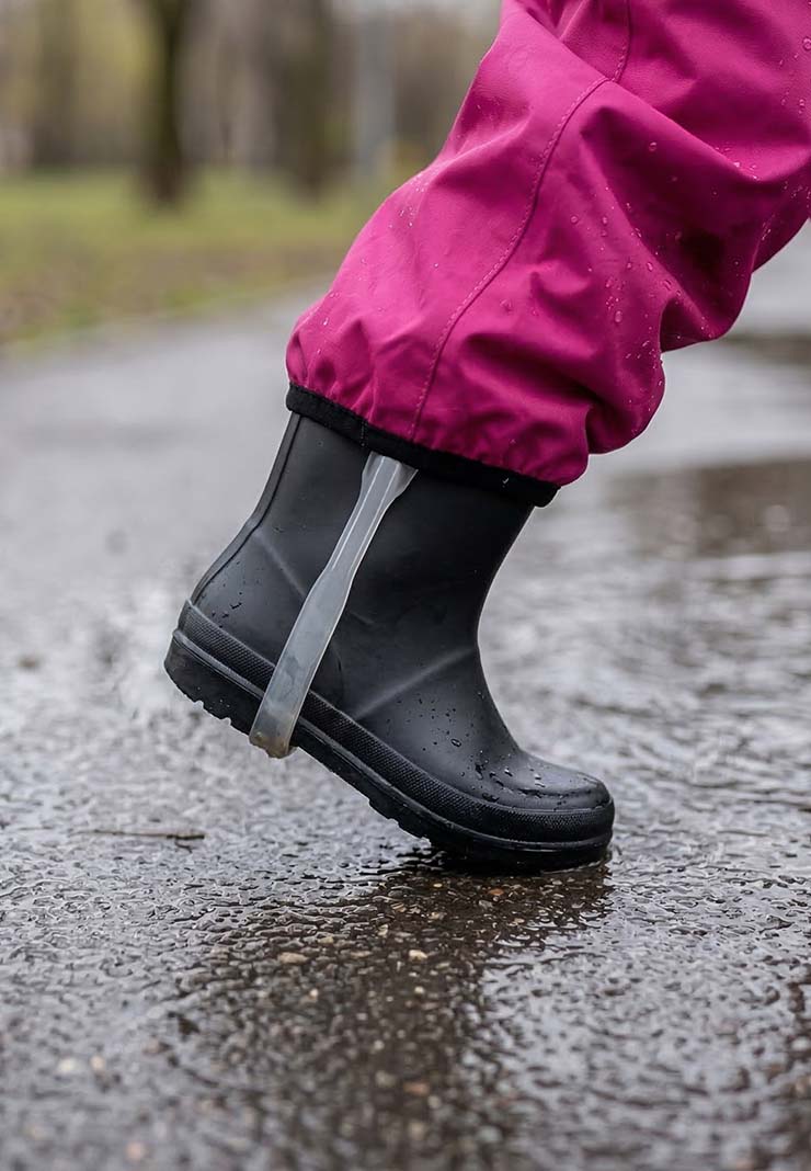 Непромокаемый комбинезон для девочки фото