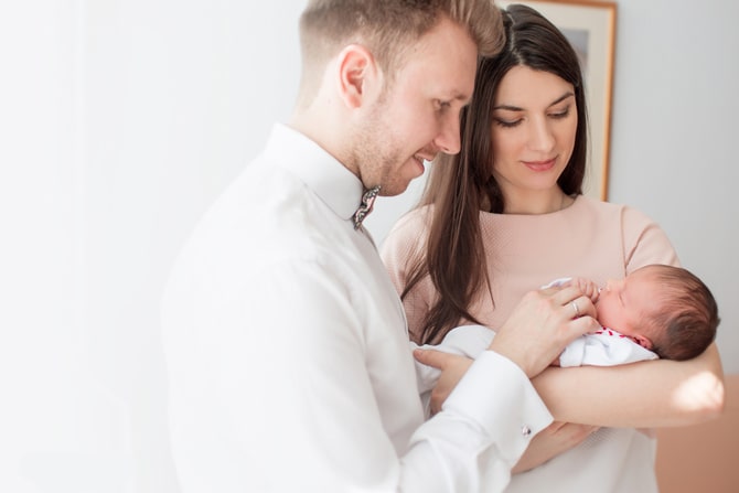 Обследования, проводимые новорожденным в роддоме: Какие процедуры ждут вашего малыша